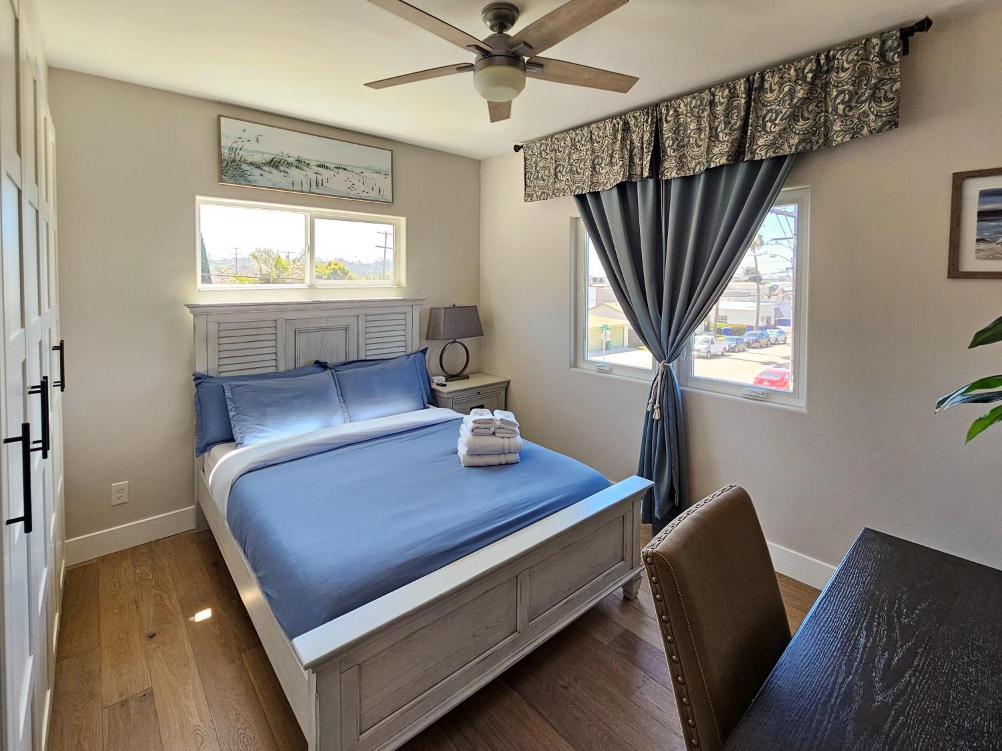 Modern Comfort, Prime Location, 360 Views, 4 Bedroom Entire House * San Diego